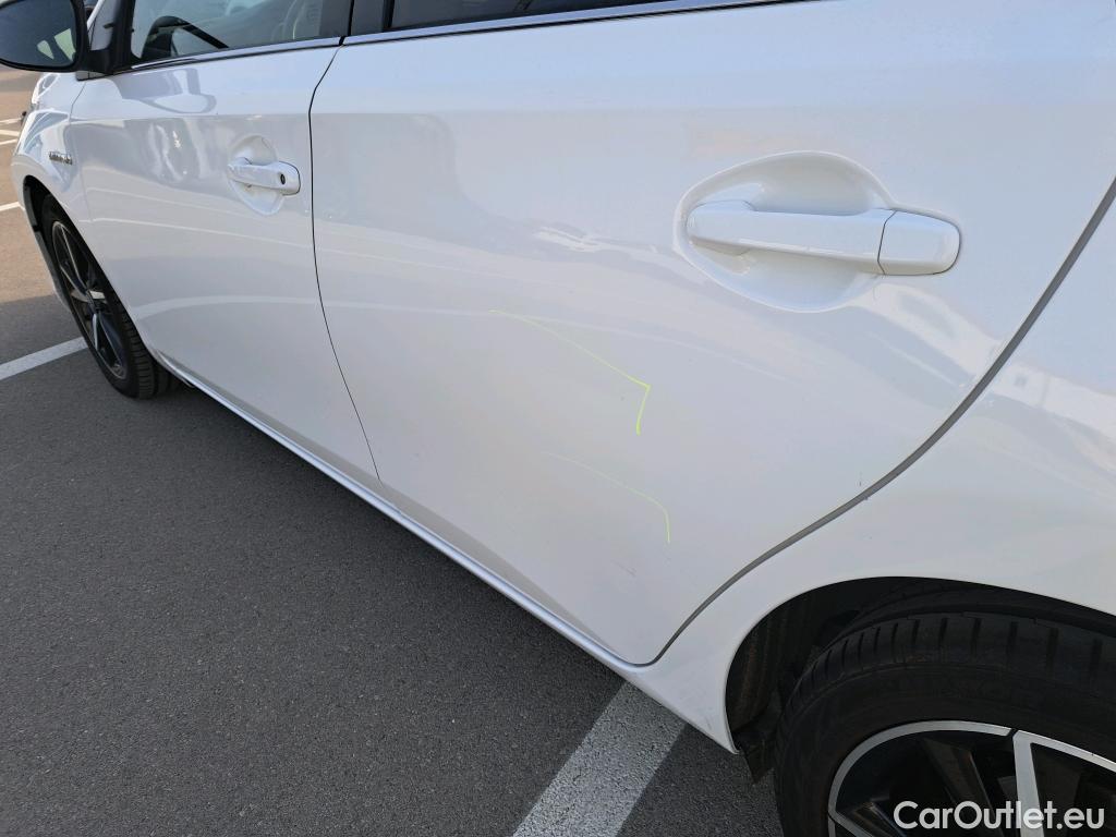  Toyota  Auris TOYOTA  5p 2G berlina con portón 1.8 140H Hybrid Feel! Edition #1