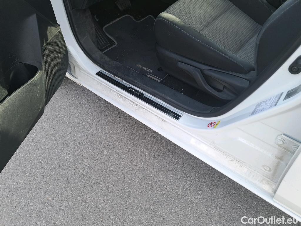  Toyota  Auris TOYOTA  5p 2G berlina con portón 1.8 140H Hybrid Feel! Edition #32