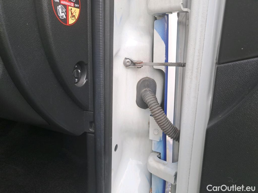  Opel  Movano  B Furgón/Combi Fg. L2H2 3 5t turbo 130CV MT6 E6 #68