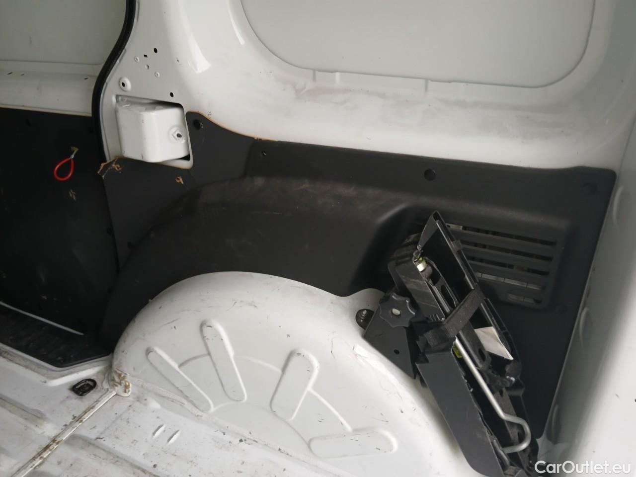  Renault  Kangoo  II Furgón Professional 1.5 dCi 95CV MT6 E6dT #17