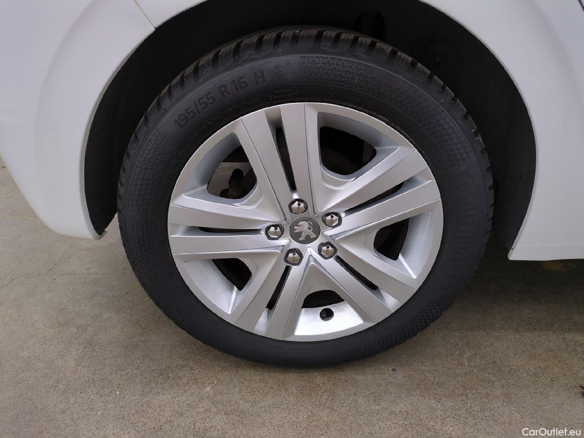  Peugeot  208  Allure Business 1.2 PureTech 110CV BVM5 E6 #4