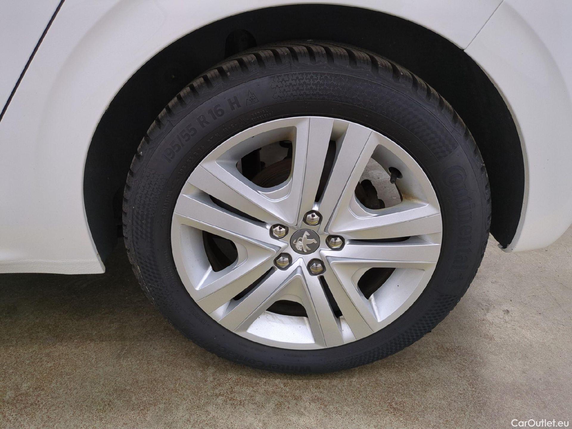  Peugeot  208  Allure Business 1.2 PureTech 110CV BVM5 E6 #3