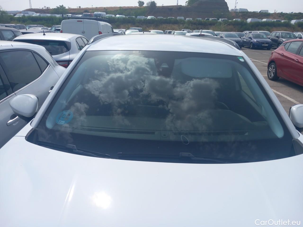  Peugeot  2008  Allure Pack 1.5 HDi 110CV MT6 E6d #1