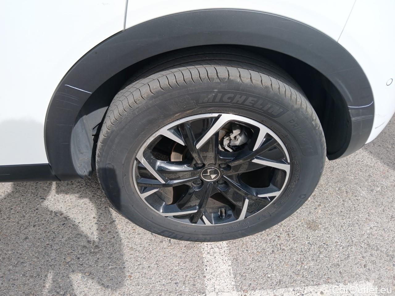  Citroen  DS3 3 Crossback So Chic 1.2 PureTech 100CV MT6 E6d #15