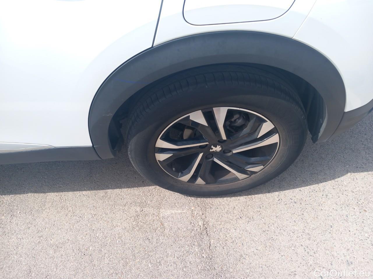  Peugeot  2008  Allure Pack 1.5 HDi 110CV MT6 E6d #4