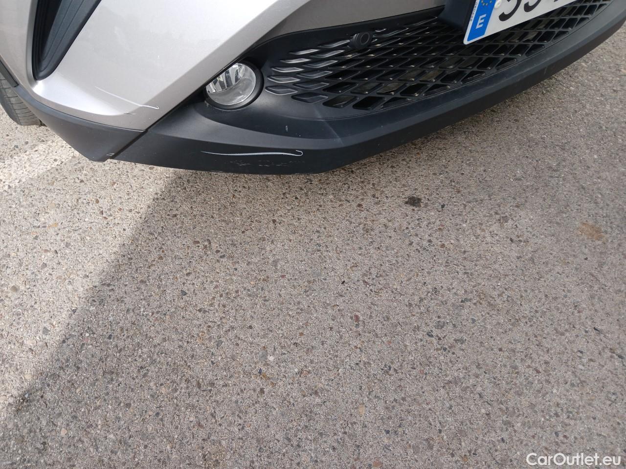  Toyota  C-HR TOYOTA  / 2016 / 5P / todoterreno 1.8 125H Advance (CX) #13