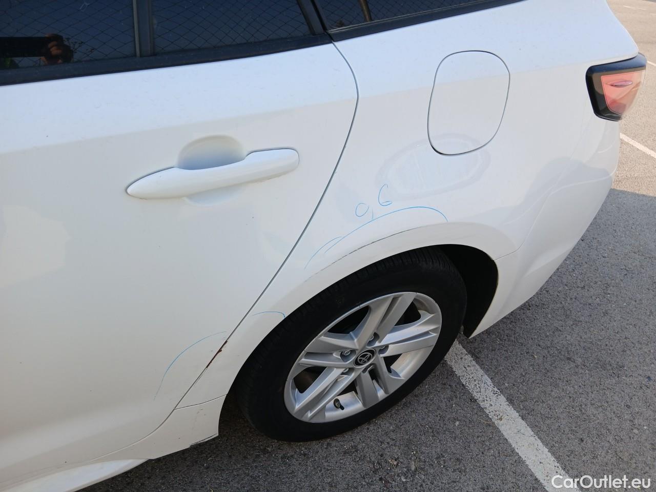  Toyota  Corolla TOYOTA  / 2019 / 5P / familiar 1.8 125H ACTIVE TECH E-CVT TOU SPORT #23