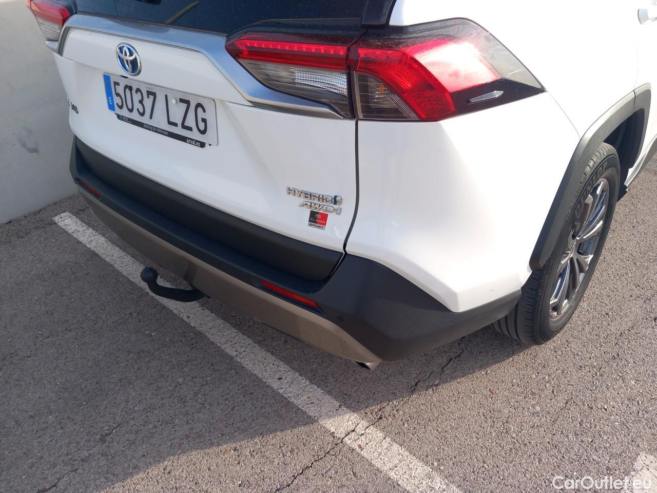  Toyota  RAV4 TOYOTA  / 2018 / 5P / todoterreno 2.5l 220H Advance 4WD #15