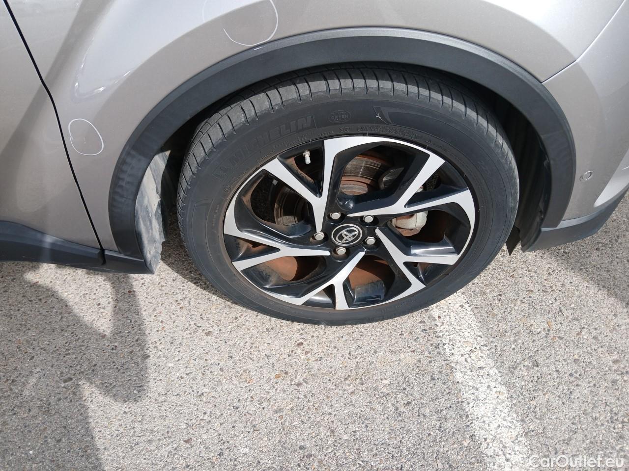  Toyota  C-HR TOYOTA  / 2016 / 5P / todoterreno 1.8 125H Advance (CX) #34