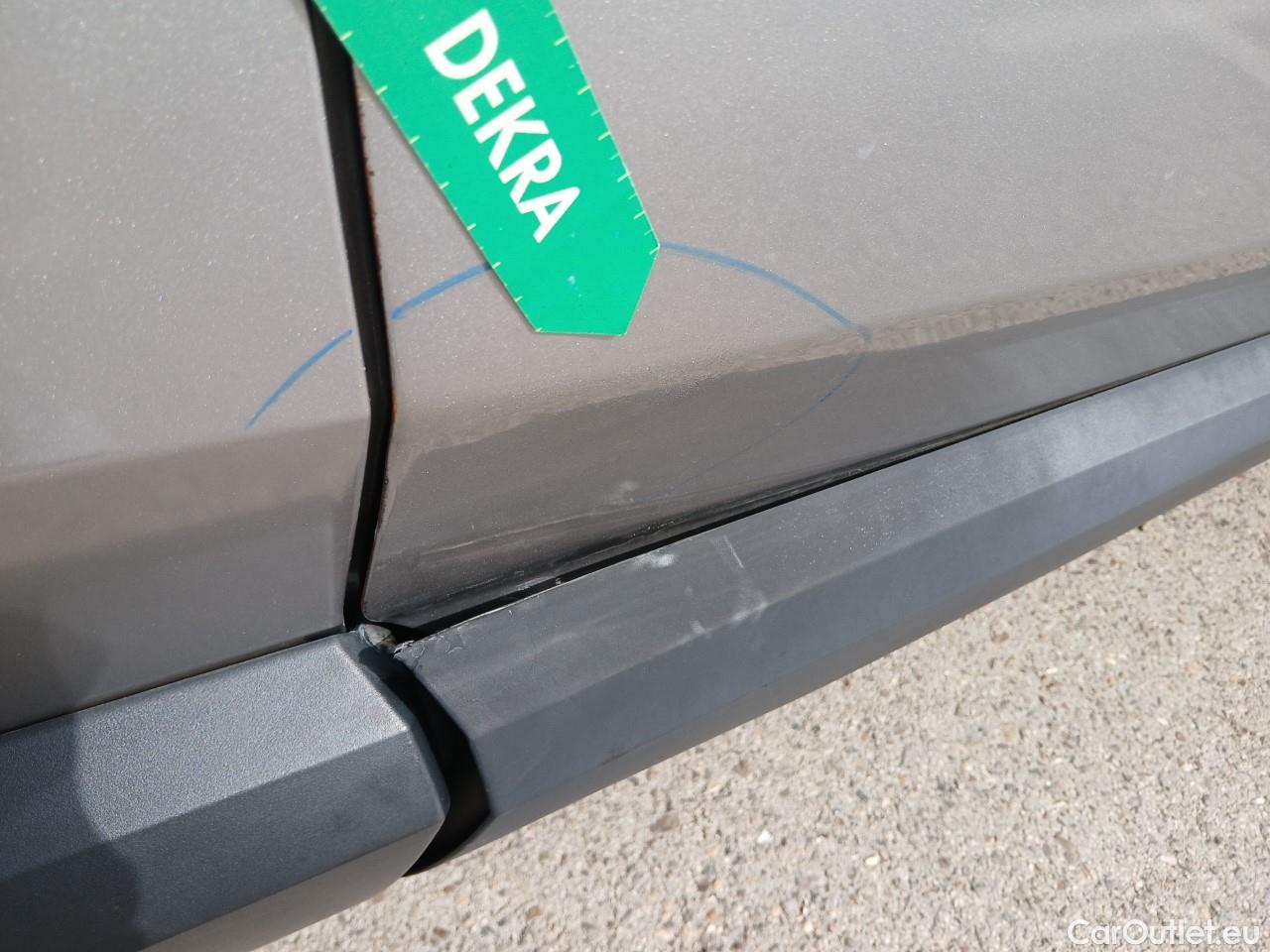  Toyota  C-HR TOYOTA  / 2016 / 5P / todoterreno 1.8 125H Advance (CX) #25