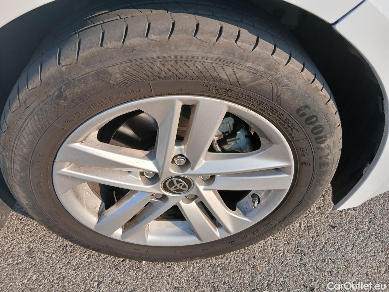  Toyota  Corolla TOYOTA  / 2019 / 5P / familiar 1.8 125H ACTIVE TECH E-CVT TOU SPORT #41