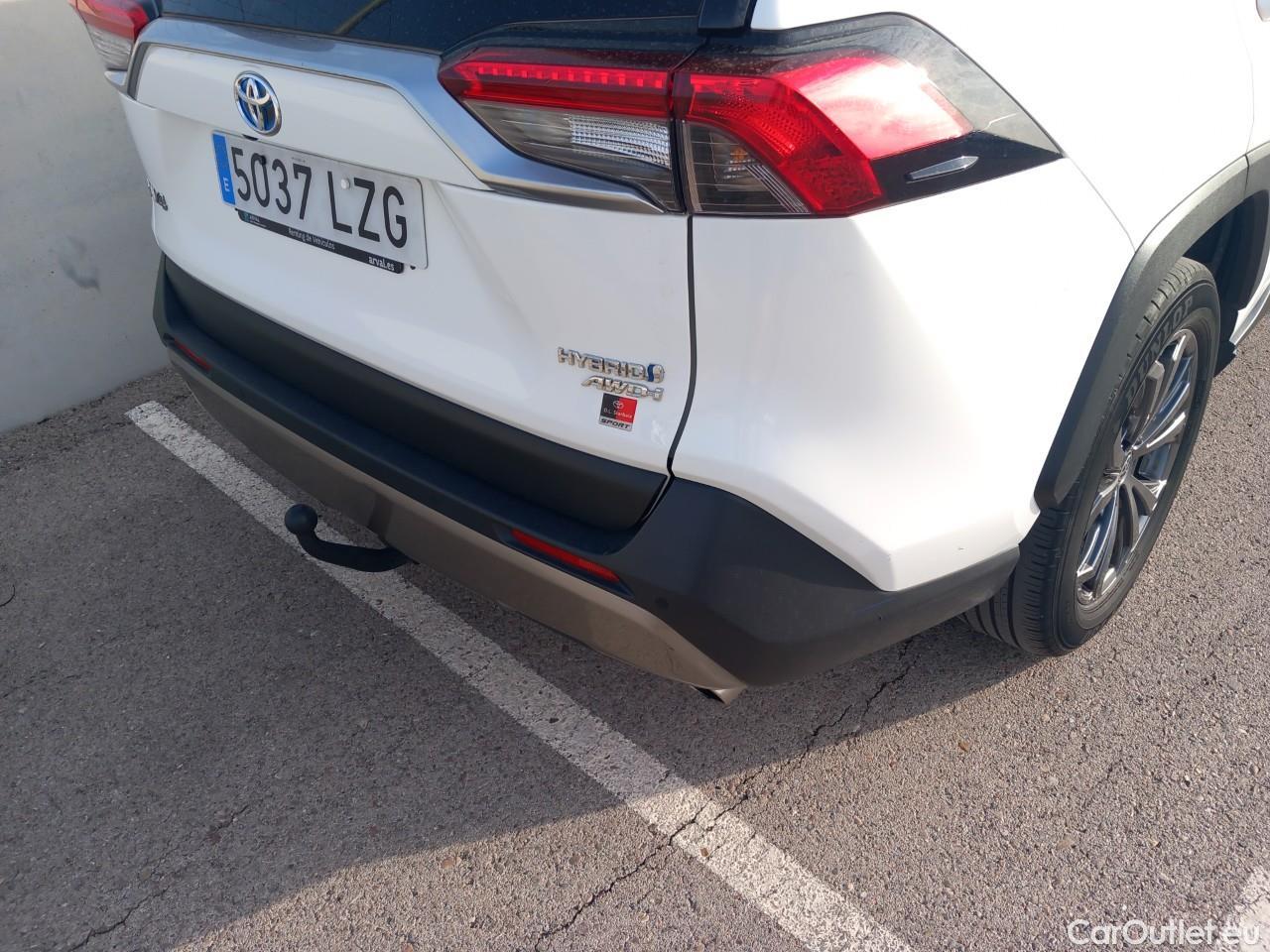  Toyota  RAV4 TOYOTA  / 2018 / 5P / todoterreno 2.5l 220H Advance 4WD #17
