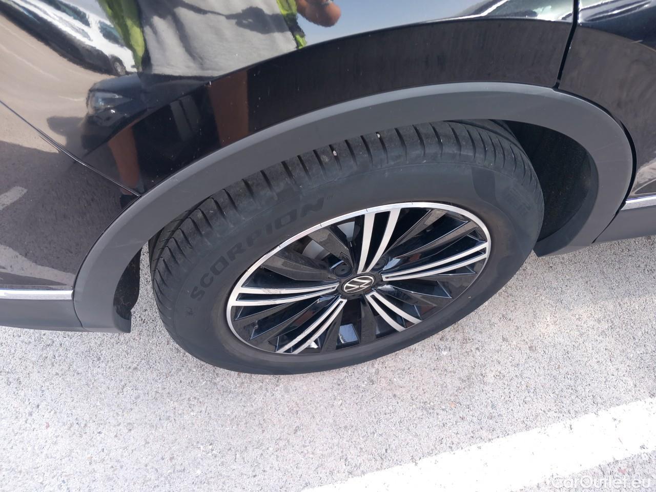  Volkswagen  Tiguan  Life 2.0 TDI 150CV AT7 E6d #25