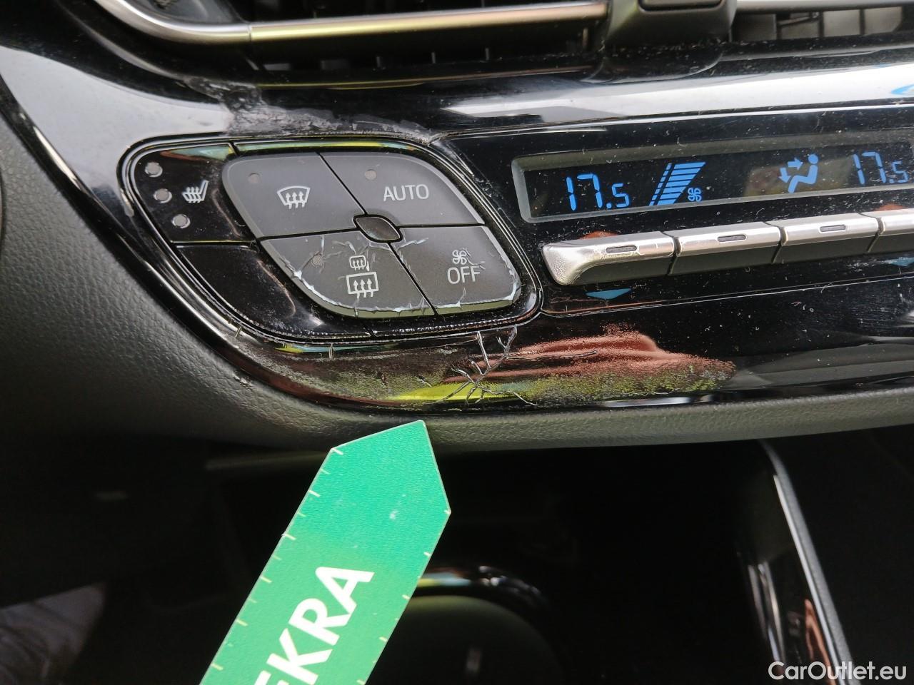  Toyota  C-HR TOYOTA  / 2016 / 5P / todoterreno 1.8 125H Advance (CX) #2