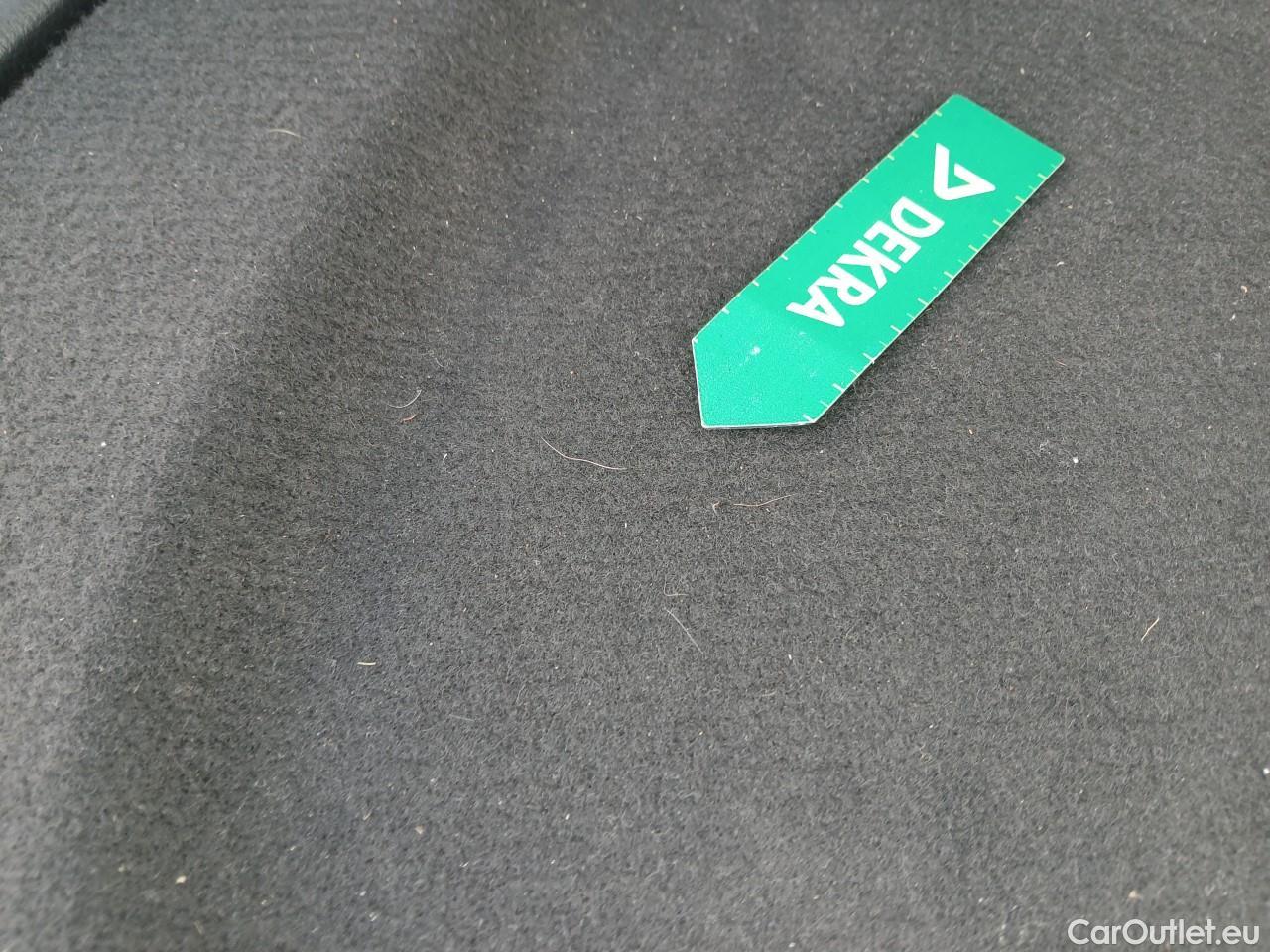  Toyota  C-HR TOYOTA  / 2016 / 5P / todoterreno 1.8 125H Advance (CX) #37