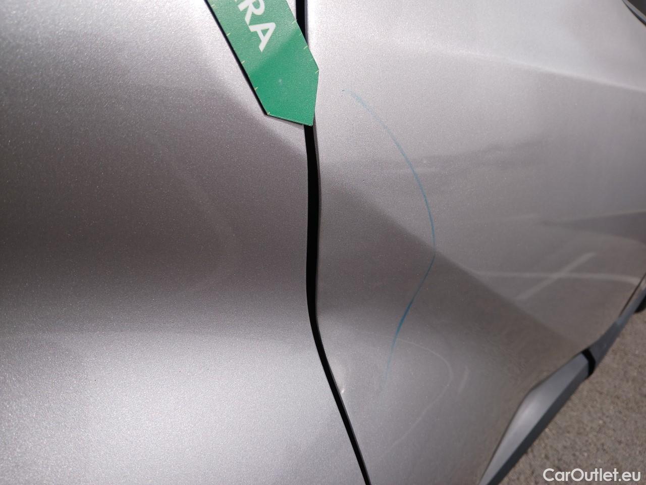  Toyota  C-HR TOYOTA  / 2016 / 5P / todoterreno 1.8 125H Advance (CX) #23