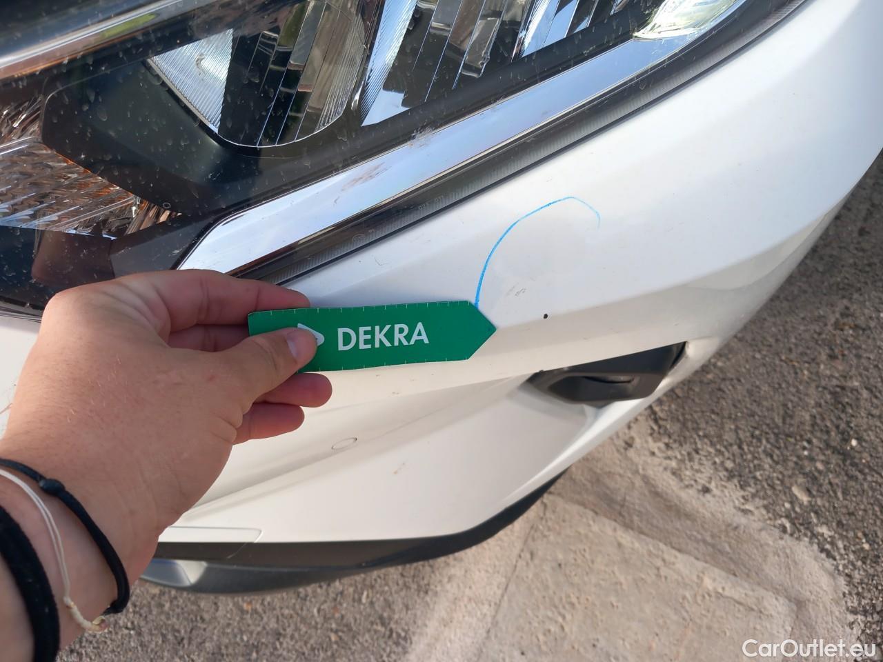  Toyota  RAV4 TOYOTA  / 2018 / 5P / todoterreno 2.5l 220H Advance 4WD #9
