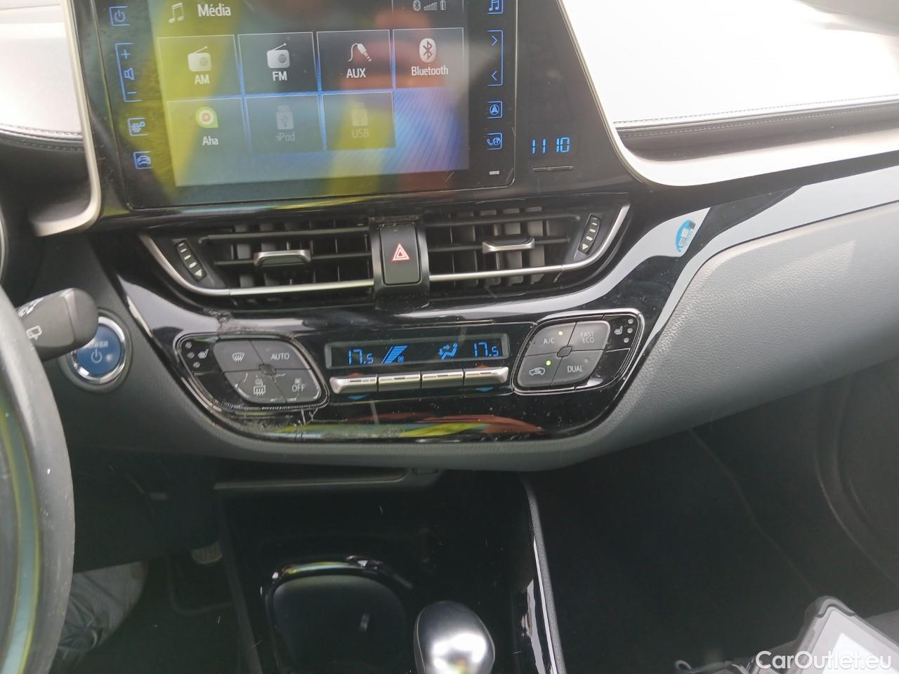  Toyota  C-HR TOYOTA  / 2016 / 5P / todoterreno 1.8 125H Advance (CX) #1