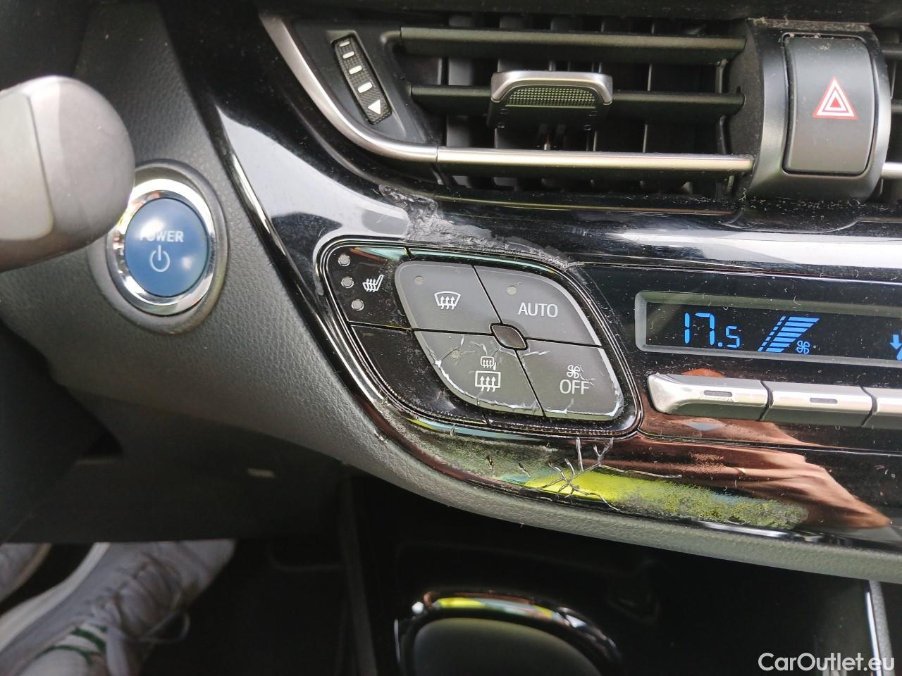  Toyota  C-HR TOYOTA  / 2016 / 5P / todoterreno 1.8 125H Advance (CX) #4