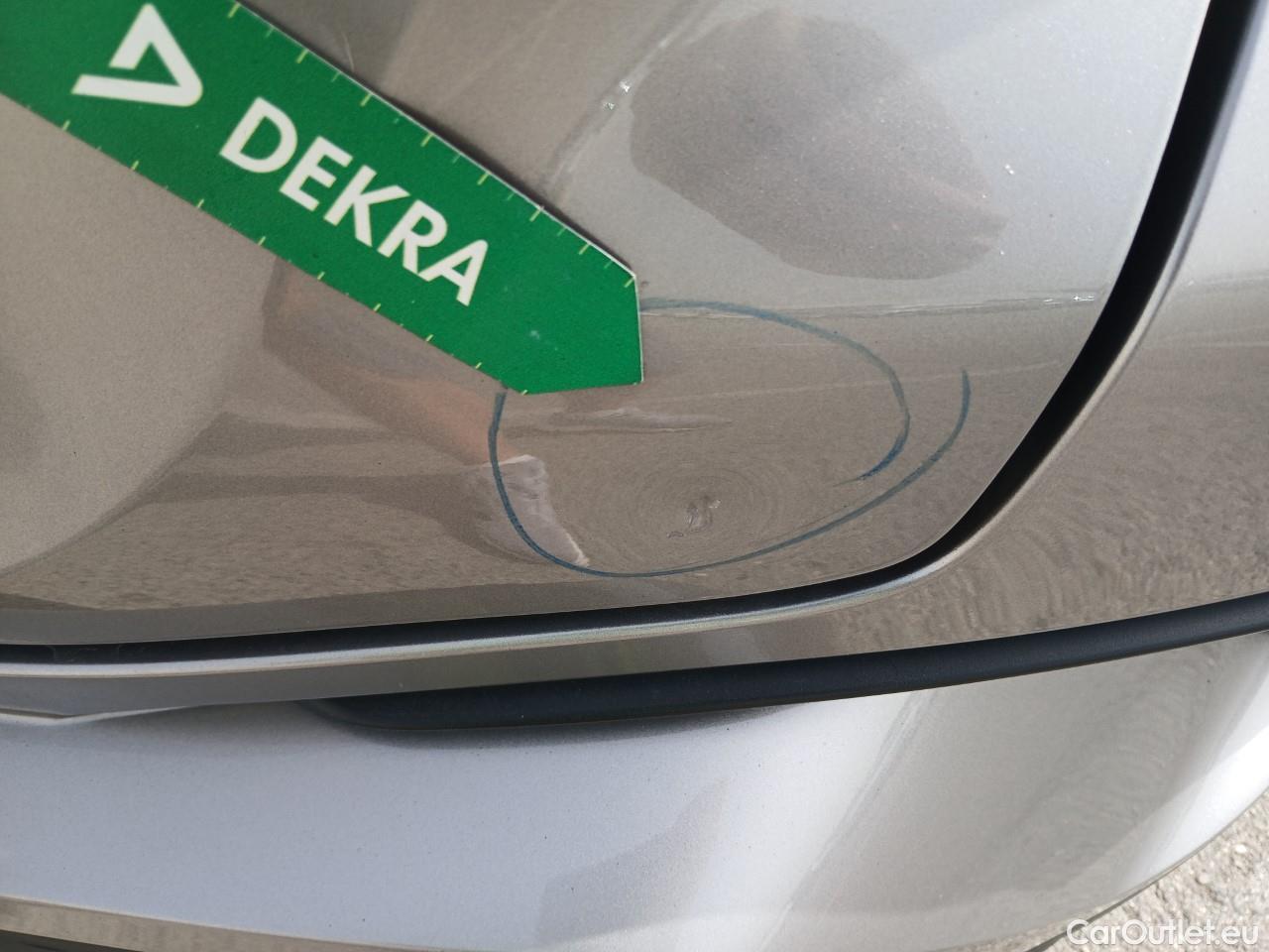  Toyota  C-HR TOYOTA  / 2016 / 5P / todoterreno 1.8 125H Advance (CX) #16