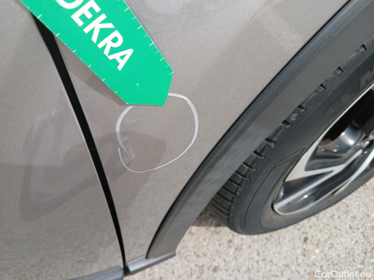  Toyota  C-HR TOYOTA  / 2016 / 5P / todoterreno 1.8 125H Advance (CX) #32