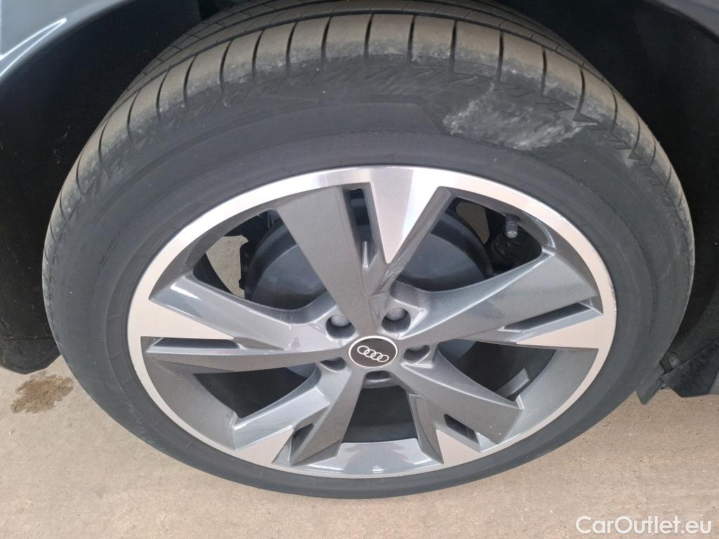  Audi  Q4 E-Tron Q4 40 e-tron S line 82kWh BVA #9