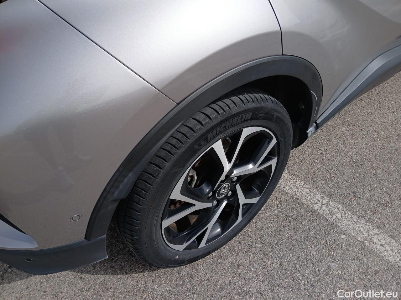  Toyota  C-HR TOYOTA  / 2016 / 5P / todoterreno 1.8 125H Advance (CX) #21