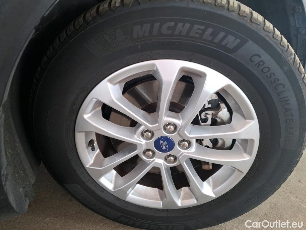  Ford  Kuga  Titanium Plug-In Hybrid 2.5 225CV BVA6 E6dT #6