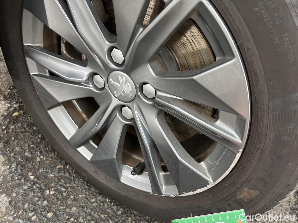  Peugeot  208  (e-) Allure 50kWh BVA #2