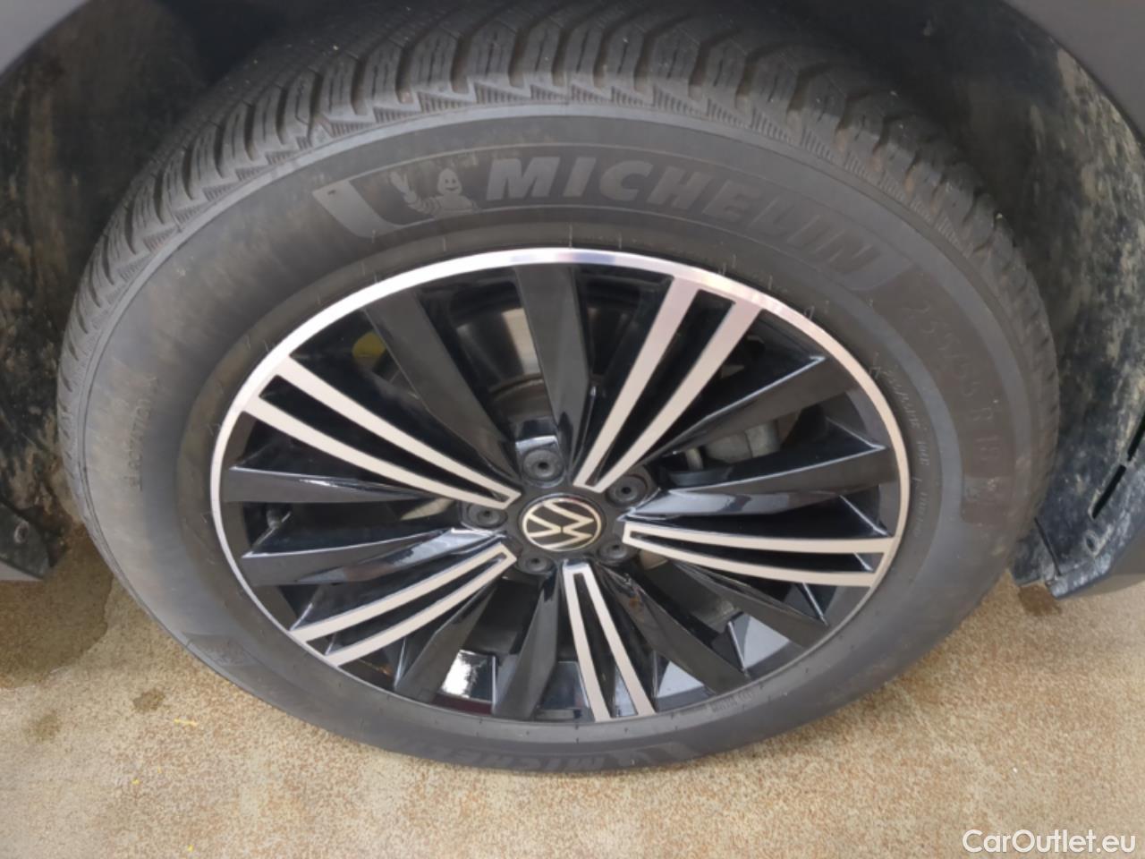  Volkswagen  Tiguan VOLKSWAGEN  / 2020 / 5P / SUV 2.0 TDI 150 DSG7 Elegance 4Motion #6