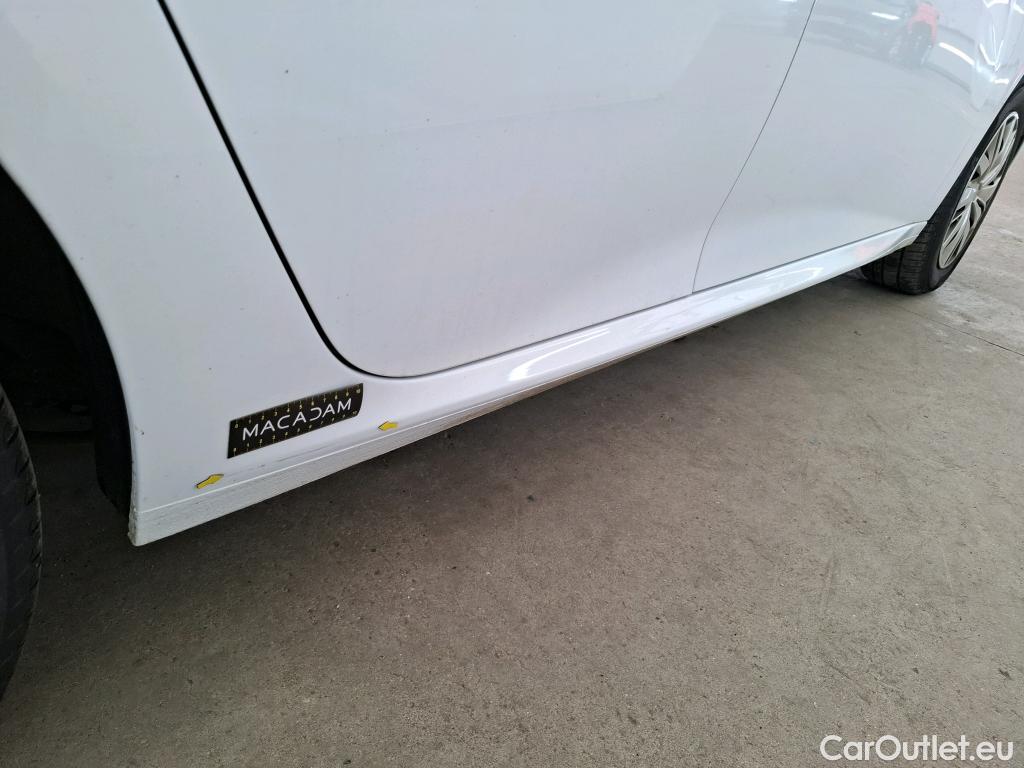  Peugeot  208  Affaire Premium 1.5 HDi 100CV BVM6 E6d #35
