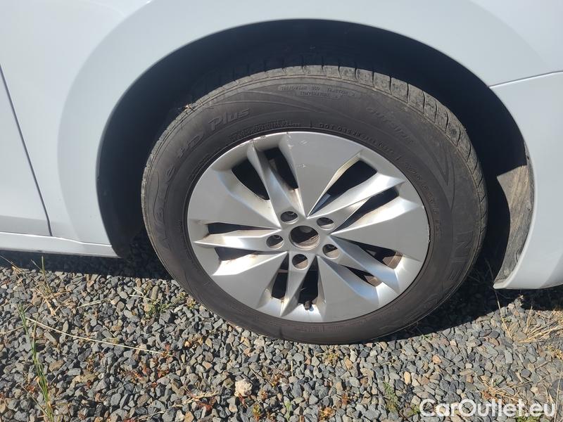 Skoda  Octavia  Combi (NX3)(2020) Oct.Com. 2.0TDI 85 Ambition AT #2