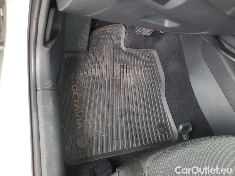  Skoda  Octavia  Combi (NX3)(2020) Oct.Combi 2.0TDI 110 Am 4x4 AT #9