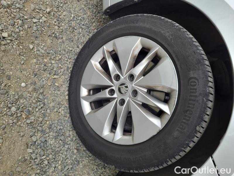  Skoda  Octavia  Combi (NX3)(2020) Oct.Combi 2.0TDI 110 Am 4x4 AT #23