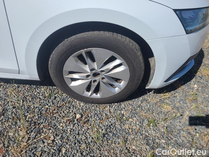  Skoda  Octavia  Combi (NX3)(2020) Oct.Com. 2.0TDI 85 Ambition AT #5