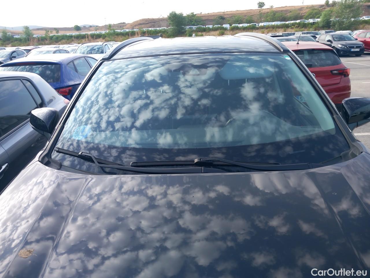  Toyota  RAV4 TOYOTA  / 2018 / 5P / todoterreno 2.5l 220H Advance 4WD #1