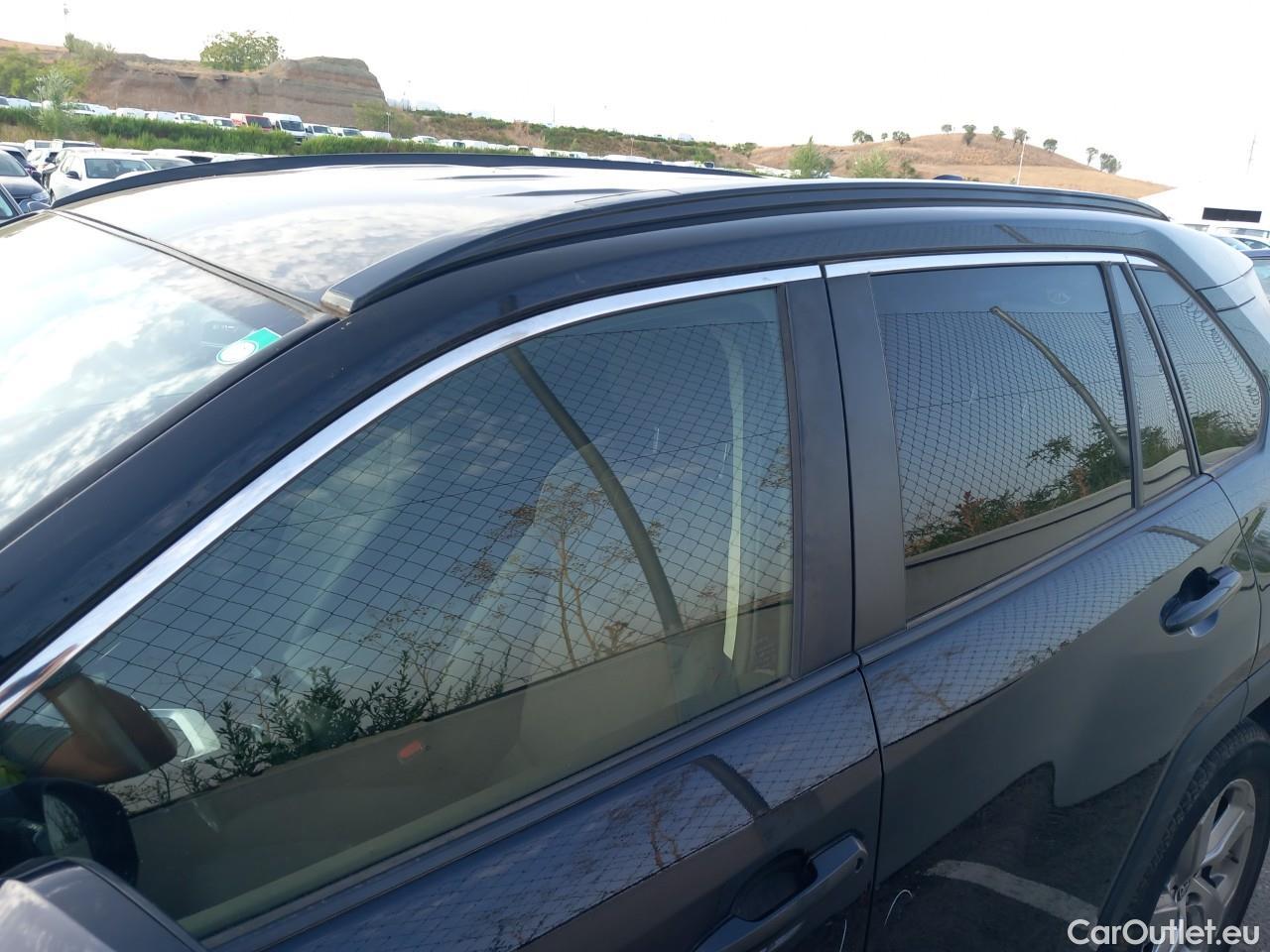  Toyota  RAV4 TOYOTA  / 2018 / 5P / todoterreno 2.5l 220H Advance 4WD #16