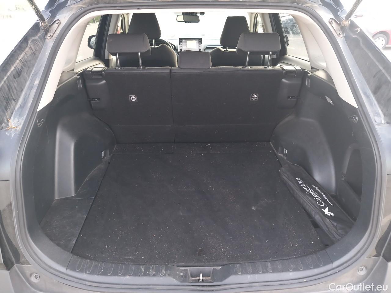  Toyota  RAV4 TOYOTA  / 2018 / 5P / todoterreno 2.5l 220H Advance 4WD #6