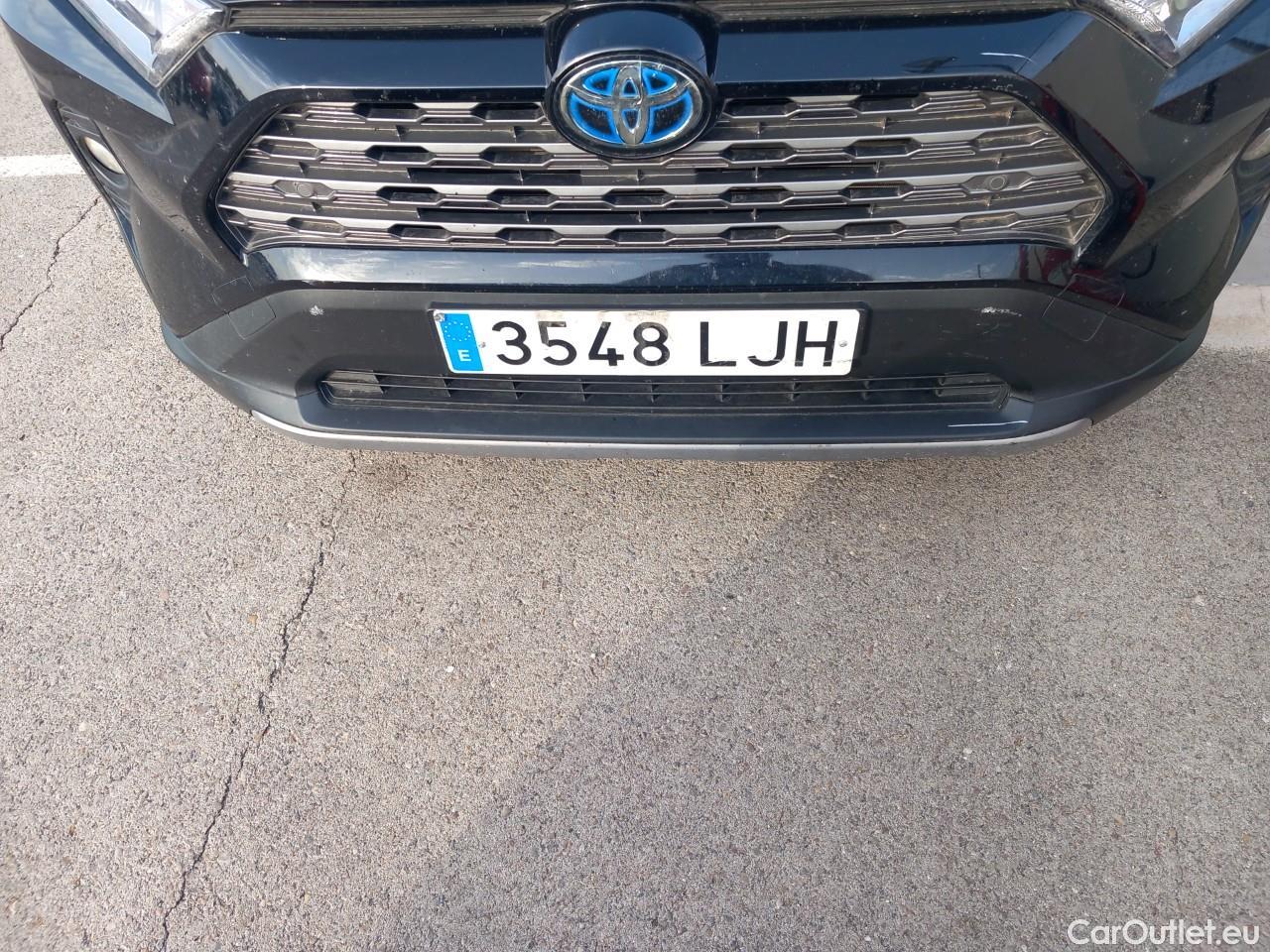  Toyota  RAV4 TOYOTA  / 2018 / 5P / todoterreno 2.5l 220H Advance 4WD #9