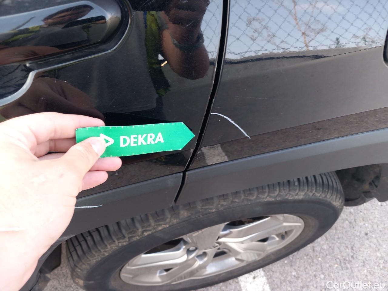  Toyota  RAV4 TOYOTA  / 2018 / 5P / todoterreno 2.5l 220H Advance 4WD #26