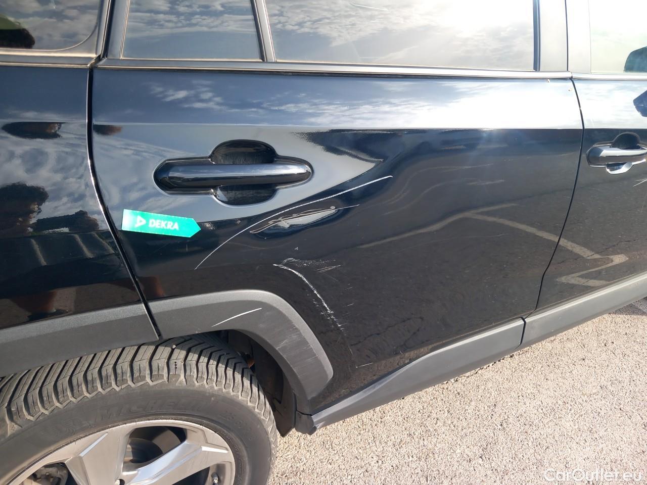  Toyota  RAV4 TOYOTA  / 2018 / 5P / todoterreno 2.5l 220H Advance 4WD #32