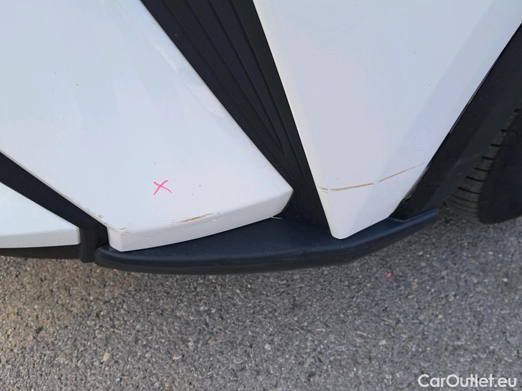  Toyota  C-HR TOYOTA  / 2019 / 5P / todoterreno 1.8 125H Active #2