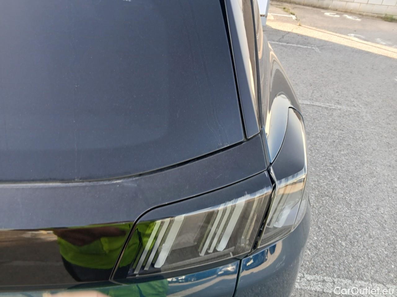  Peugeot  3008  Allure 1.5 HDi 130CV AT8 E6d #25