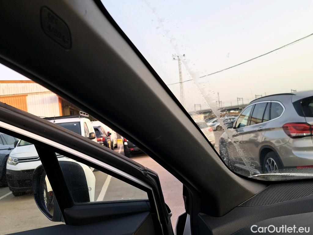  Toyota  C-HR TOYOTA  / 2019 / 5P / todoterreno 1.8 125H Active #8