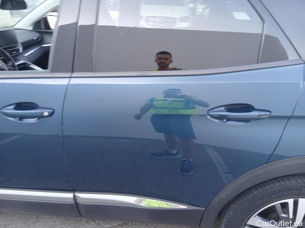  Peugeot  3008  Allure 1.5 HDi 130CV AT8 E6d #17