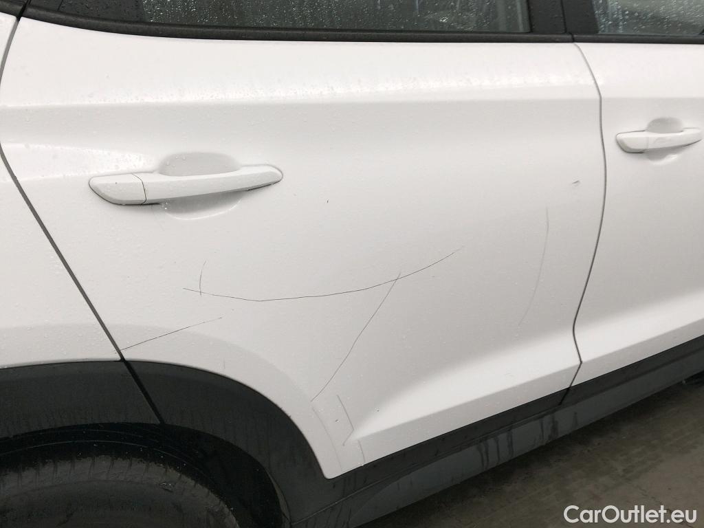  Hyundai  Tucson HYUNDAI  / 2018 / 5P / todoterreno 1.6 CRDI 85kW (116CV) 48V SLE 4X2(SP)(SL) #8