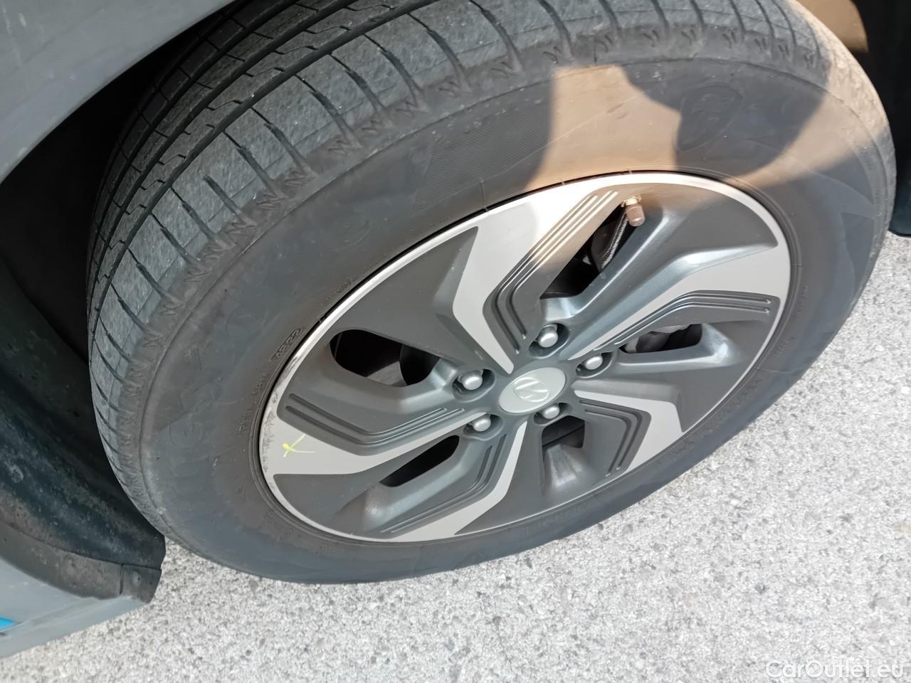  Hyundai  Konna HYUNDAI Kona / 2017 / 5P / todoterreno 1.6 GDI HEV Klass DT #34