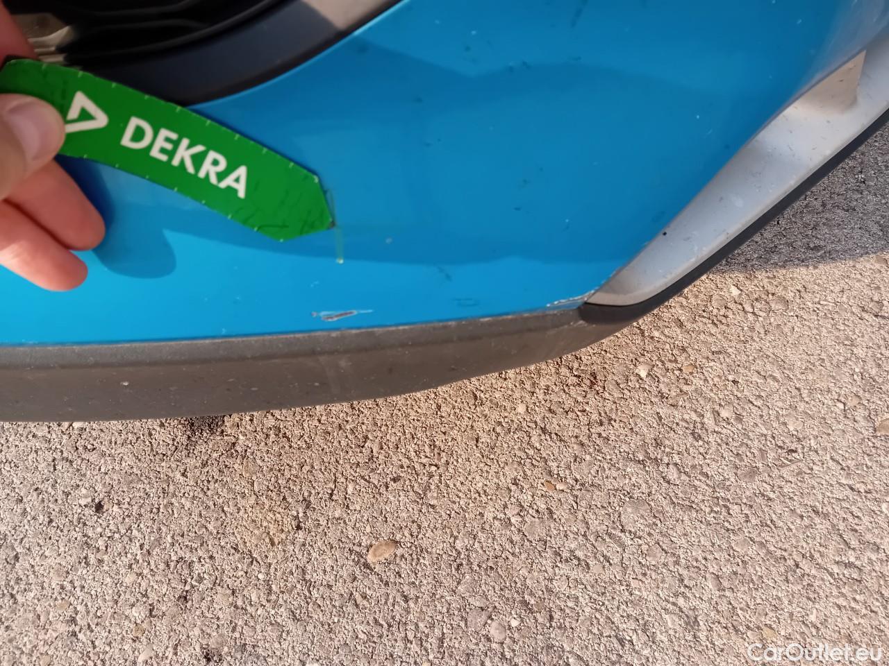  Hyundai  Konna HYUNDAI Kona / 2017 / 5P / todoterreno 1.6 GDI HEV Klass DT #3
