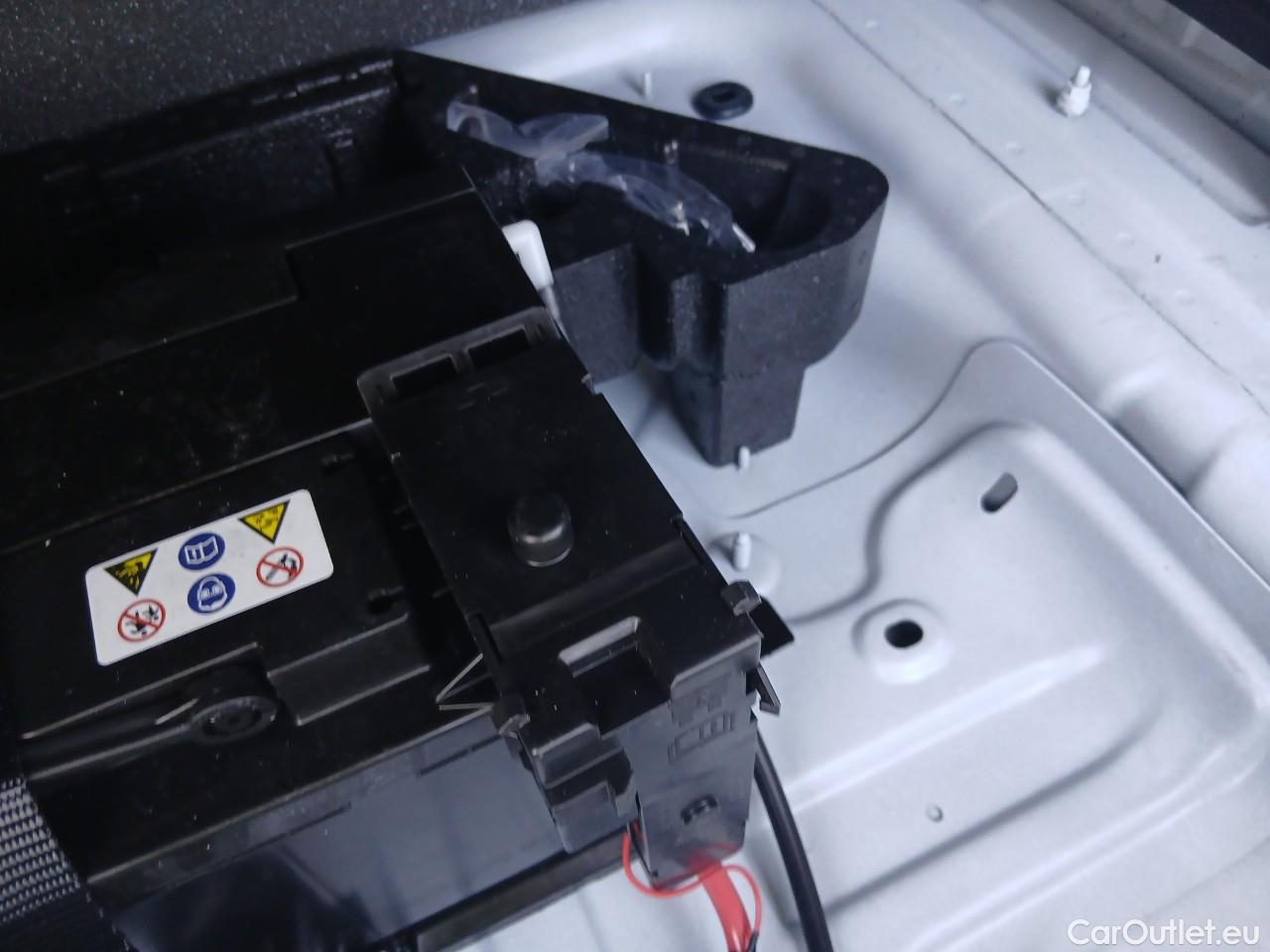  Volvo  XC 40 VOLVO XC40 / 2017 / 5P / todoterreno 1.5 T4 Twin Recharge Inscription Auto #4