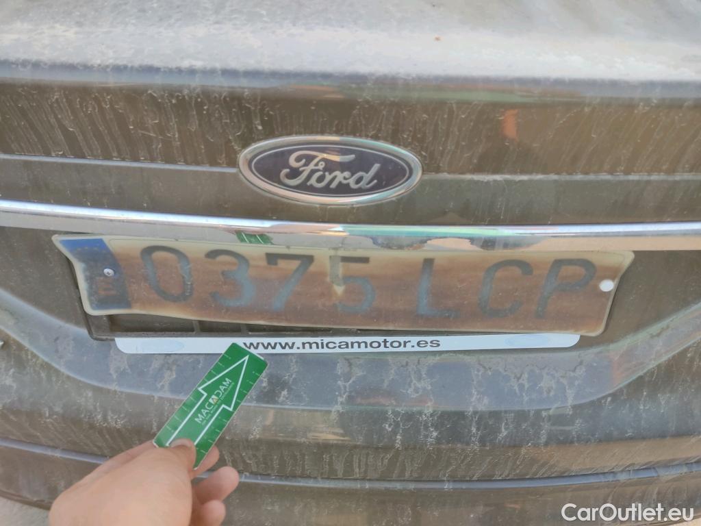  Ford  Mondeo FORD  / 2014 / 5P / berlina con portón 2.0 TDCi 110kW (150CV) Titanium 235 #24